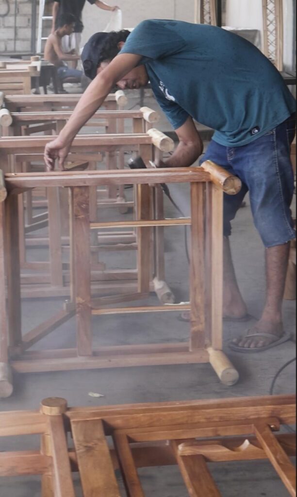 NM Bali Furniture Worker NM Bali Furniture Worker