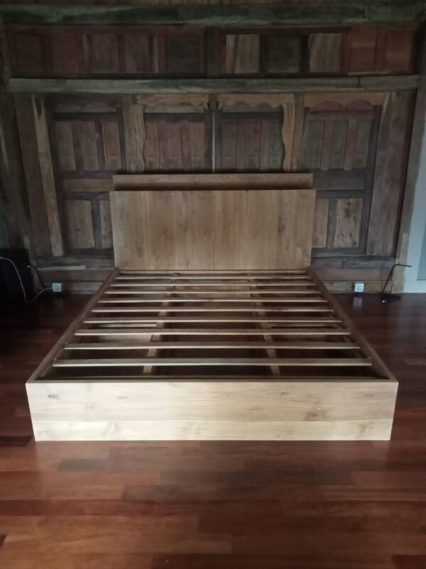 Bedframe With Shelf At Headbed