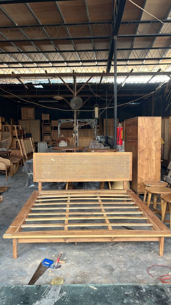 Bedframe Full Wood - King Size - Gambar 2