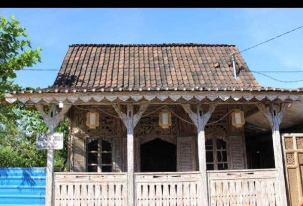For Sale - Indonesian Gladak House