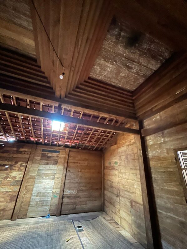 For Sale - Wooden Antique House - Gambar 4