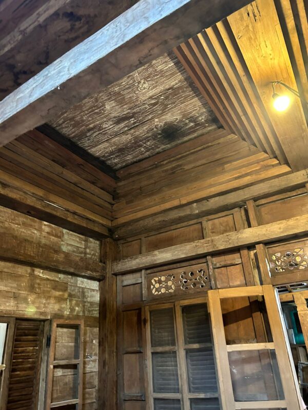 For Sale - Wooden Antique House - Gambar 5