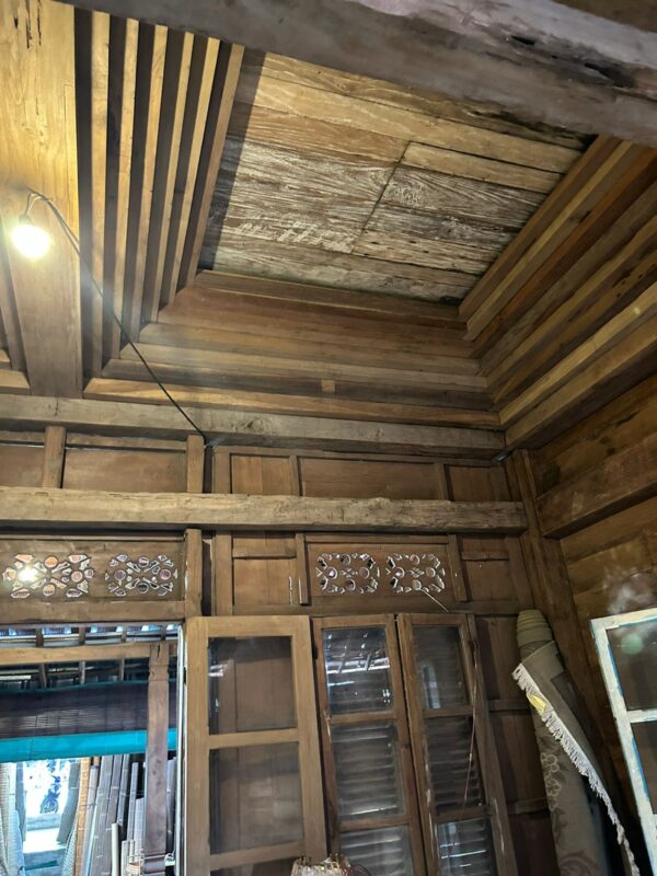 For Sale - Wooden Antique House - Gambar 6