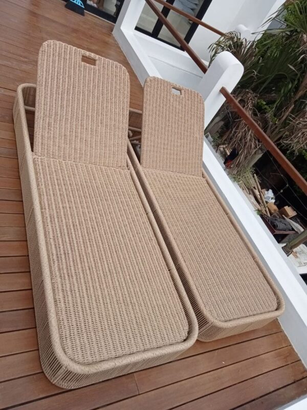Nirvana Sunbed Metal Synthetic