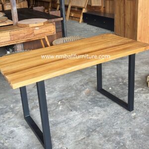 Minimalist Work Desk with Metal Legs